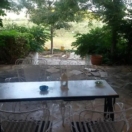 בית נופש Aliki's House *